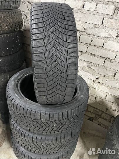 Pirelli Ice Zero FR 245/45 R19 102H