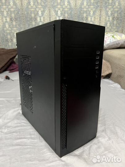 Компьютерный корпус с блоком питания
