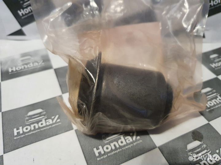 Задний сайлентблок переднего нижнего рычага Honda