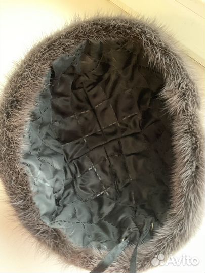 Женские меховые шапки