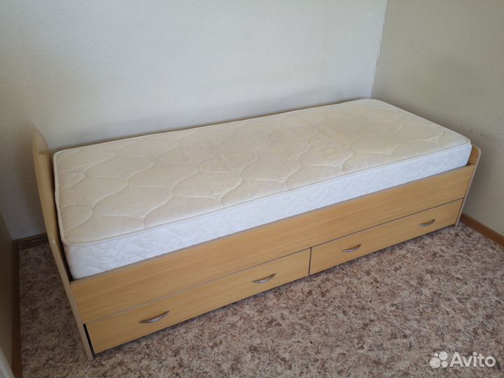 Продам кровать 80х200