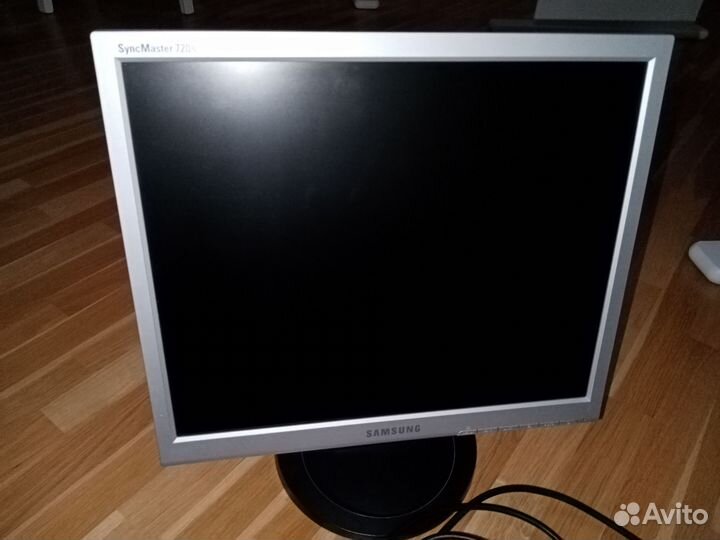 Монитор Samsung syncmaster 710n