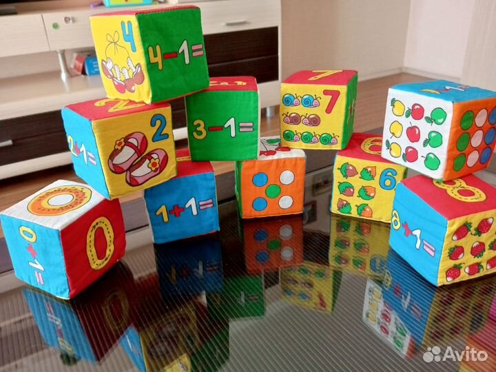 Развивающие игрушки для малышей пакетом