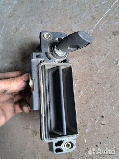 Ручка багажника на Mercedes W203