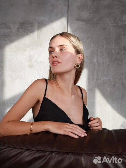 Модель для коммерческих съемок