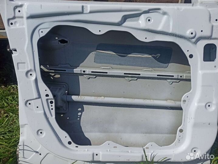 Дверь передняя левая Hyundai Santa Fe