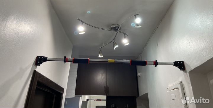 Турник распорный