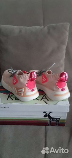 Кроссовки для девочки