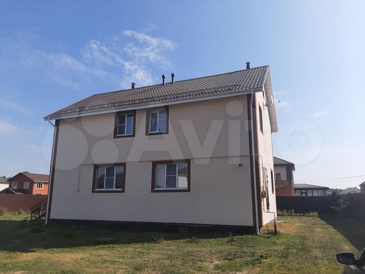 Коттедж 166,8 м² на участке 10 сот.