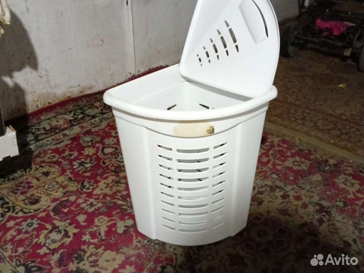 Корзина для белья угловая