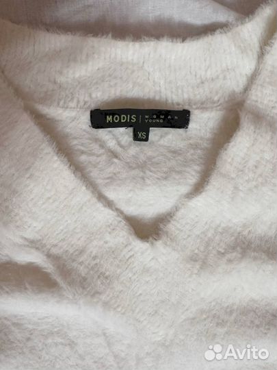 Пушистый джемпер Modis