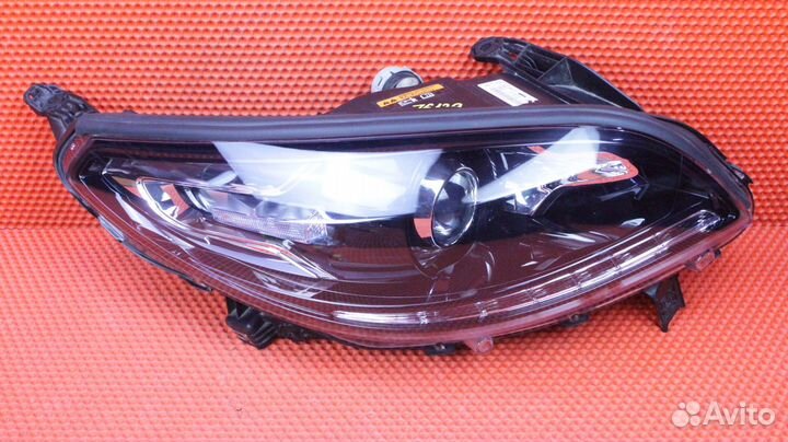 Фара правая Renault Samsung SM3 Z.E. 260105189R