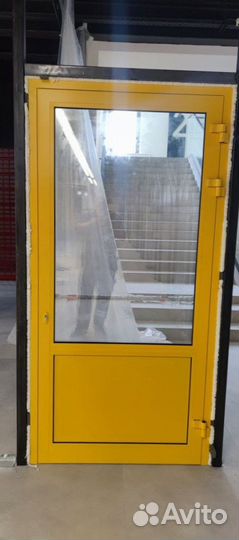 Дверь пластиковая не бу