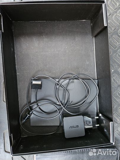 Продам планшет Asus не включается