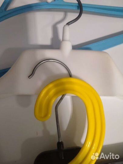 Вешалки Плечики 5 штук и крючок