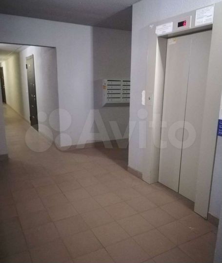 2-к. квартира, 43 м², 1/10 эт.