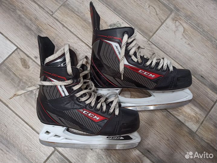Коньки ccm jetspeed 250