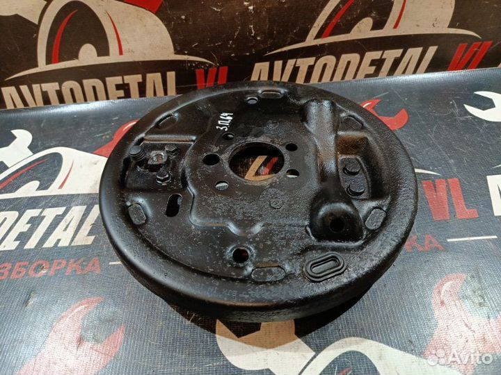 Пыльник тормозного барабана задний правый Skoda