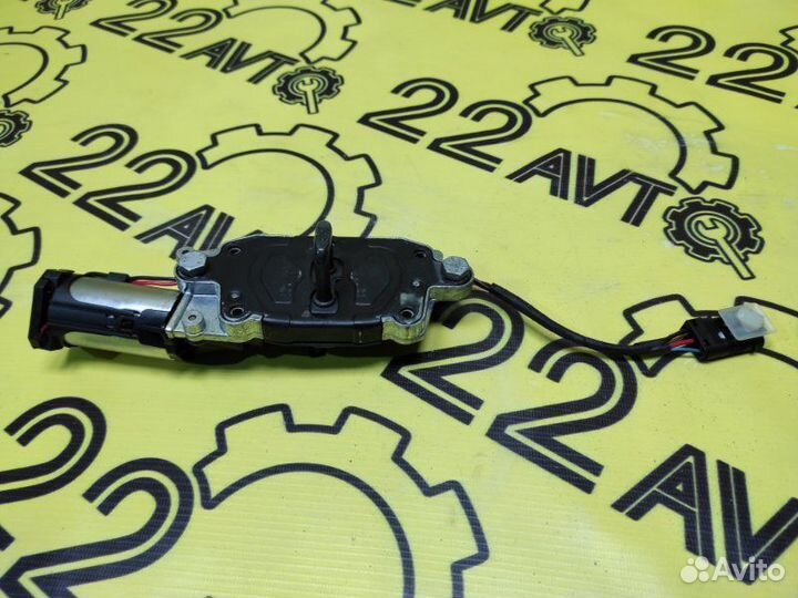 Петля замка багажника Bmw X5 E70 N52B30 12.2008