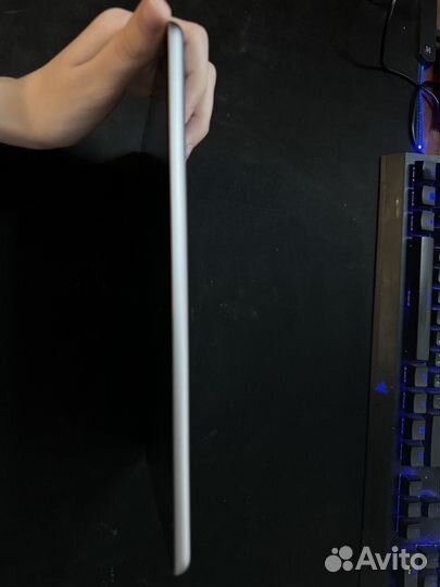 Apple iPad 5-го поколения 128Gb Wi-Fi