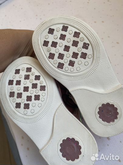 Сандалии для девочки 21 размер новые