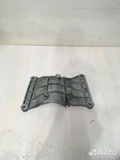 Кронштейн АКПП Ауди А8 D3 4E0803808D 4E0803806D