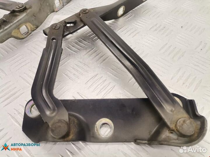 Петля капота Saab 9-5 2-й рест. 2006 4852877