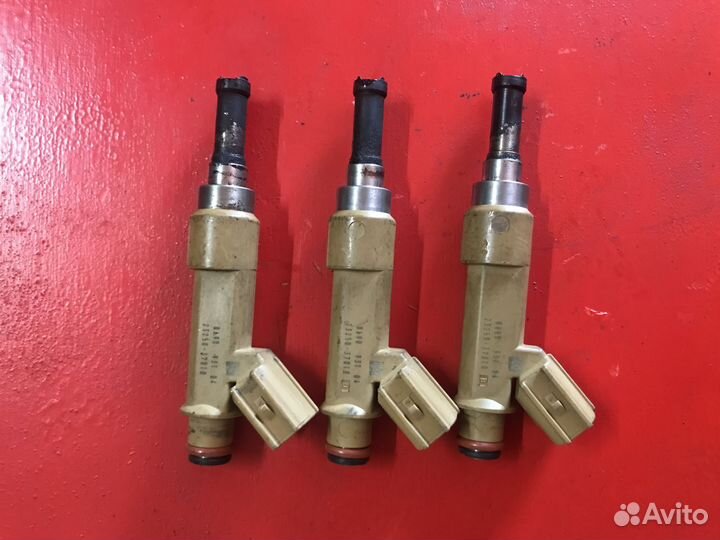 Форсунка топливная Toyota Avensis 3ZR-FAE