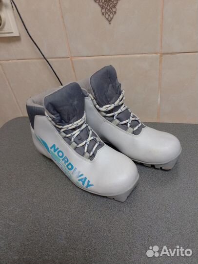 Лыжные ботинки 37,39 и 42 размер