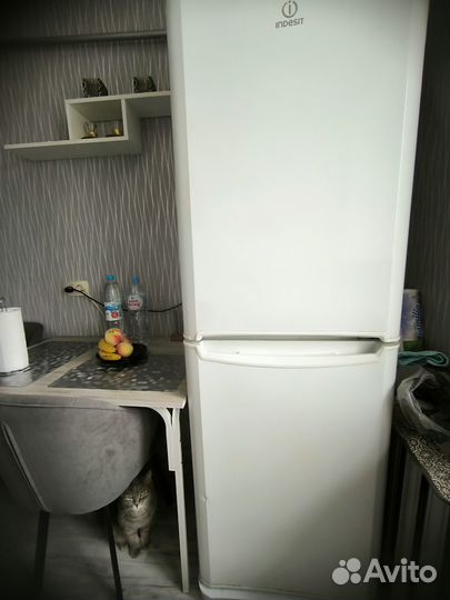 Холодильник бу indesit