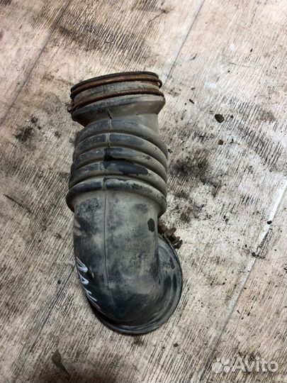 Патрубок воздушного фильтра Mitsubishi Lancer 9