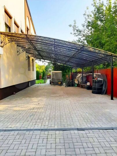 Дом 495 м² на участке 15 сот.