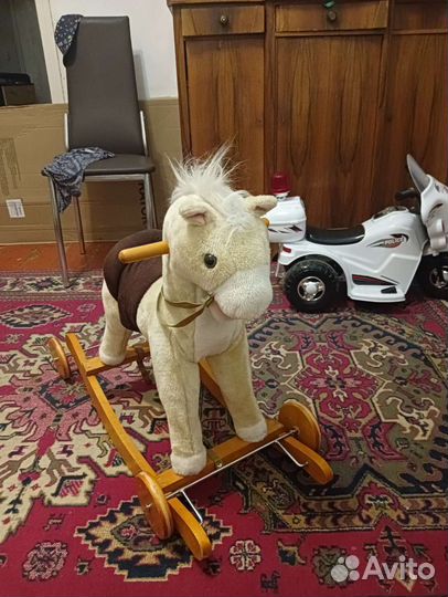 Детская игрушка качалка лошадка