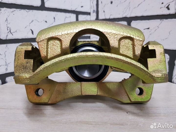 Cуппорт передний R для Chevrolet Lacetti