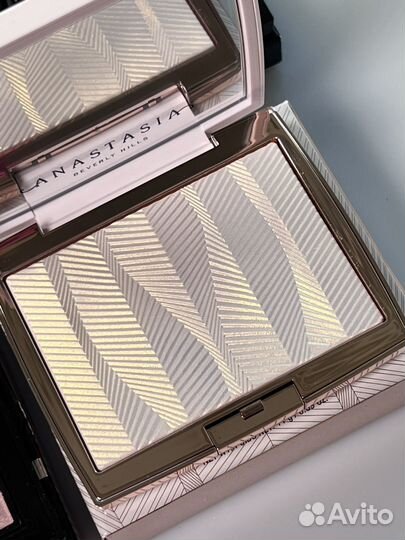 Givenchy Bobbi Brown Anastasia Beverly Hills лимит