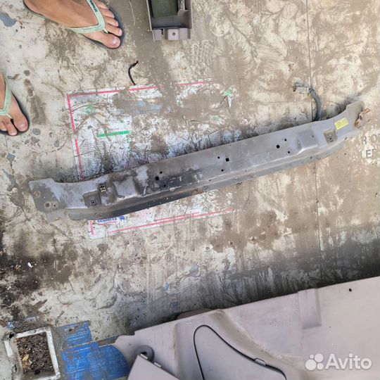 Верхняя планка телевизора кузова виндстар 95г