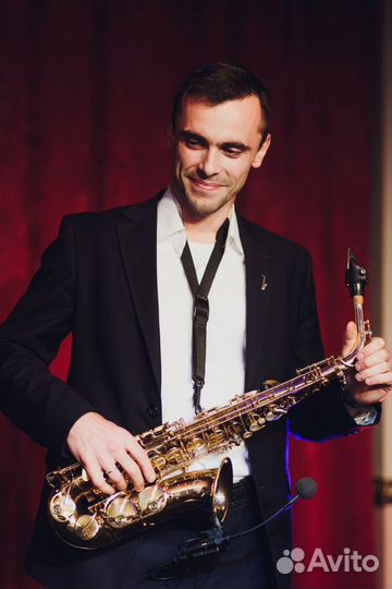 Музыкант, саксофонист на праздник, свадьбу