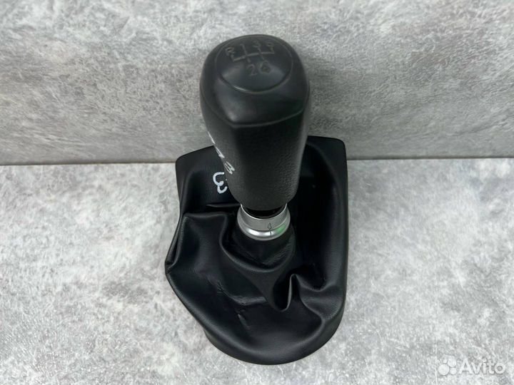 Ручка кулисы кпп Hyundai Solaris 2012 437110U100RY