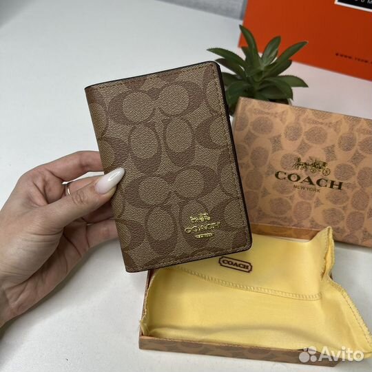 Обложка Coach на паспорт