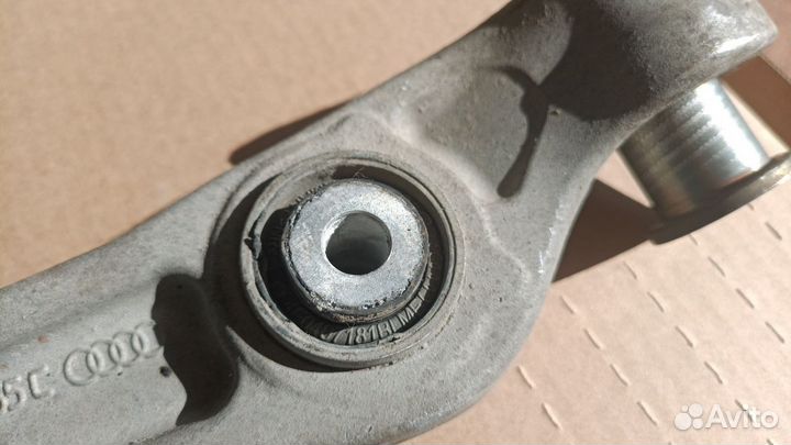 Рычаг подвески Audi 8K0407155C передний левый