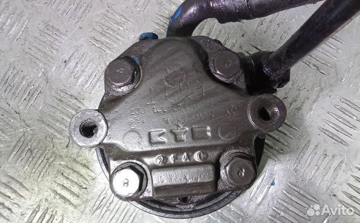 Насос гидроусилителя Audi Q7