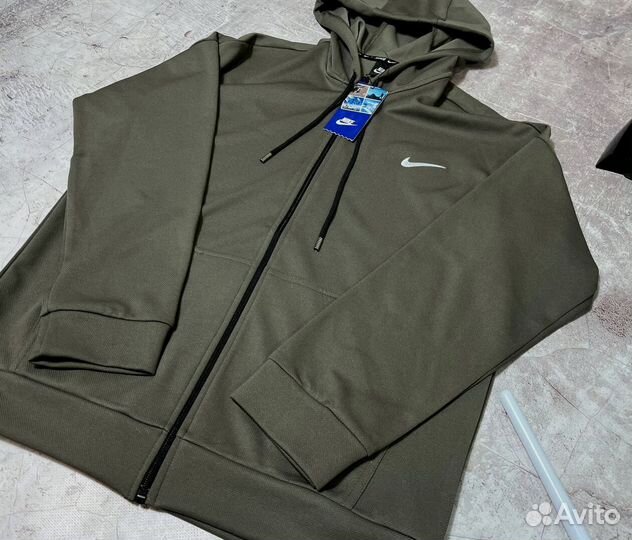 Спортивные костюмы Nike