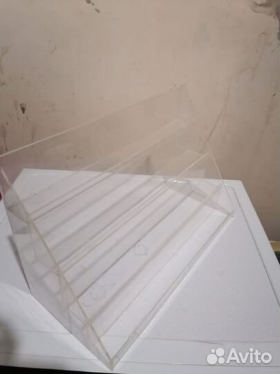 Акриловая полочка для косметики