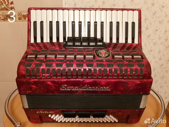 Аккордеон Royal Standard Meteor. Лот 3