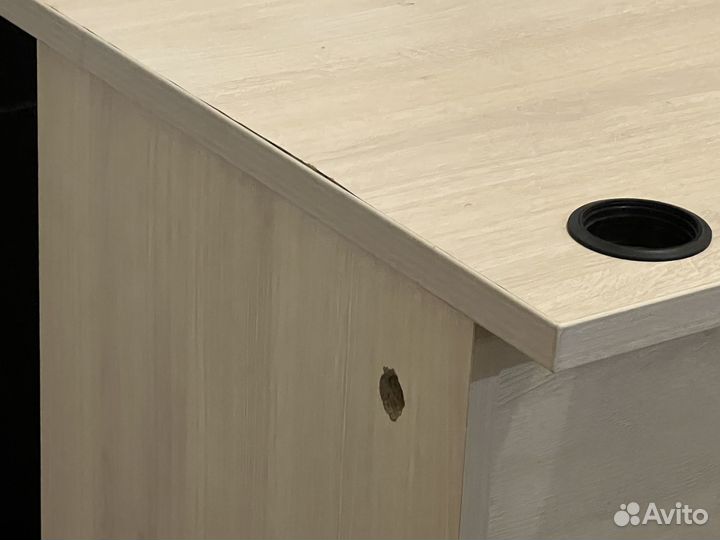 Компьютерный стол с дефектами ст012