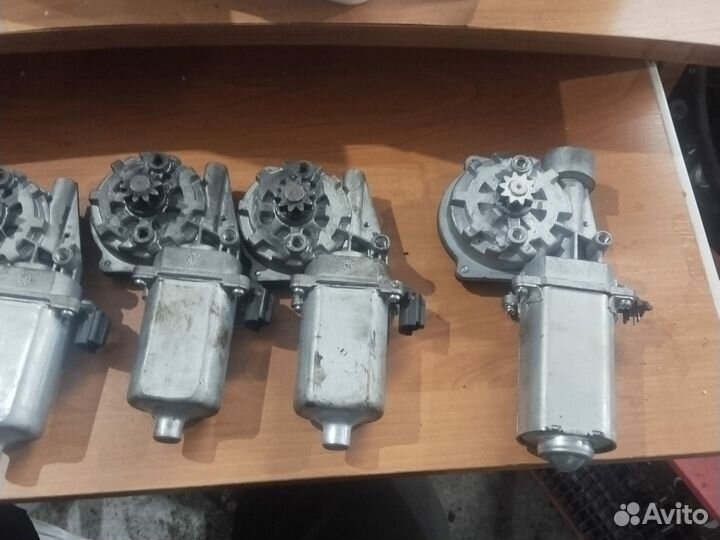 Моторчик дверей на Газель next