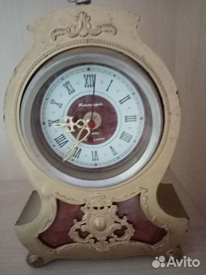 Часы настольные кварцевые 