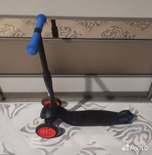 Самокат детский трехколесный
