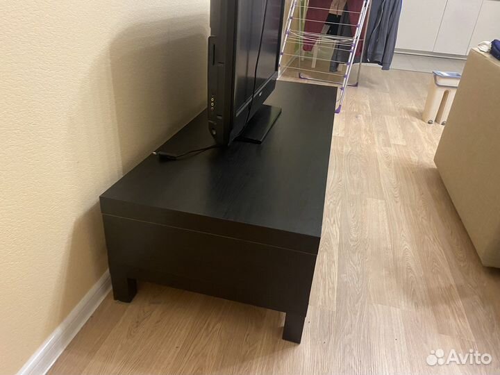 Столик для телевизора