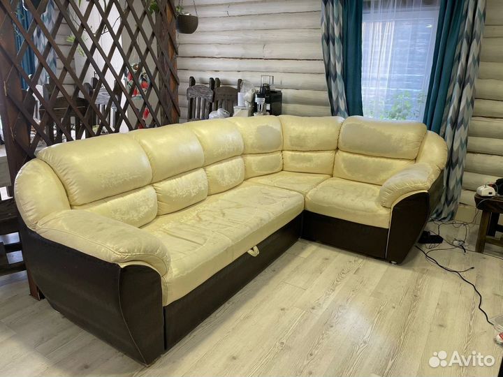 Перетяжка мягкой мебели на дому